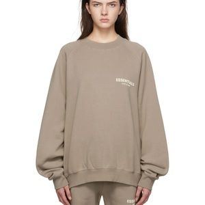 Essential  crewneck fleece sweatshirt